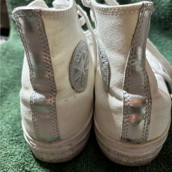 Converse High Tops -Size 7 - Picture 4 of 11